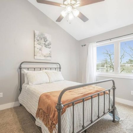 Cozy 2 Bed Townhome Near The Hospital 라파예트 외부 사진
