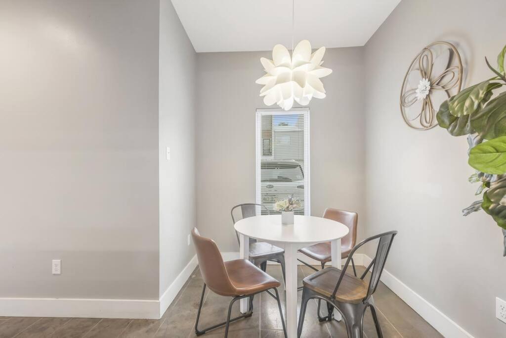 Cozy 2 Bed Townhome Near The Hospital 라파예트 외부 사진