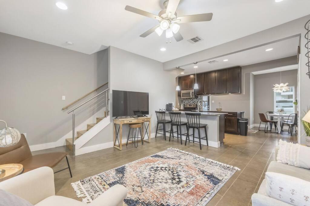 Cozy 2 Bed Townhome Near The Hospital 라파예트 외부 사진