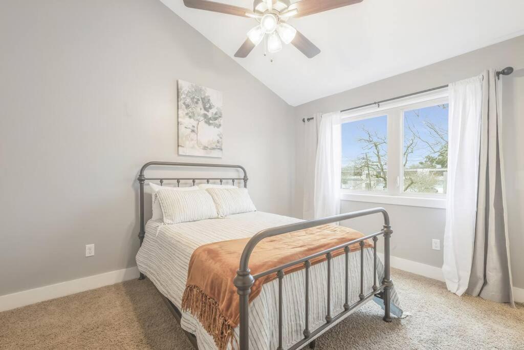 Cozy 2 Bed Townhome Near The Hospital 라파예트 외부 사진