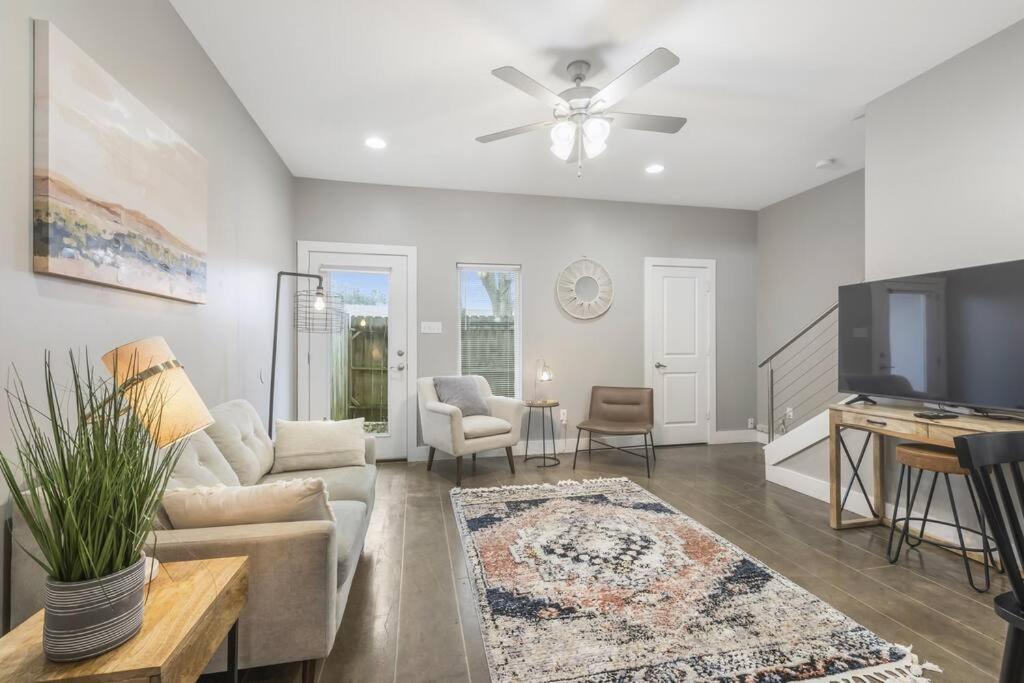 Cozy 2 Bed Townhome Near The Hospital 라파예트 외부 사진